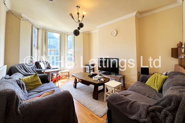 Room 1, 45 Delph Mount, Woodhouse, LS6 2HS - Photo 1