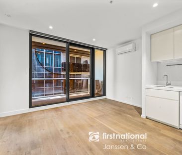 Luxury City Living Meets Resort-Style Indulgence! - Photo 5