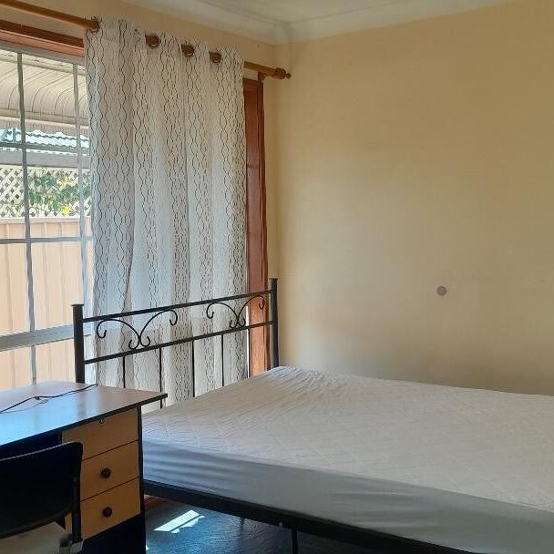 Coopers Plains - Photo 1