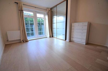 Wetton Place, Egham, TW20 - Photo 4