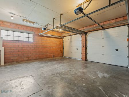 Huis met 3 slaapkamers, ruime tuin en dubbele garage - Foto 2