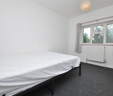 5 bedroom semi-detached house to rent - Photo 3