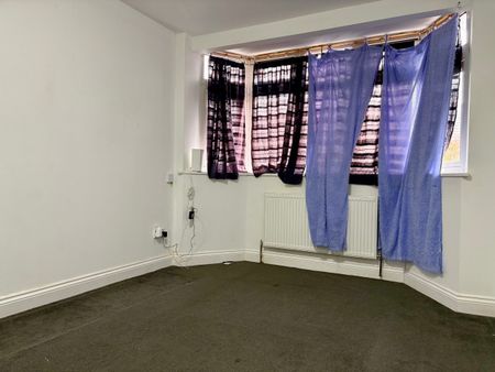 Trinity Road, Southall - Photo 2