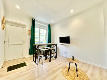 Location Appartement 3 pièces 45m² - Photo 2