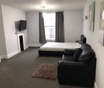 Flat share to rent - Photo 1