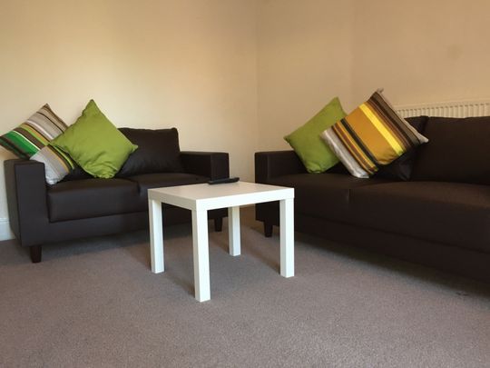 5 Bedroom End Of Terrace To Rent in Lenton - Photo 1