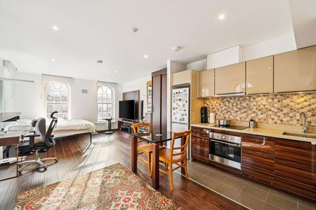 Studio apartment available for rent in Sovereign Court Wapping, E1W - Photo 2