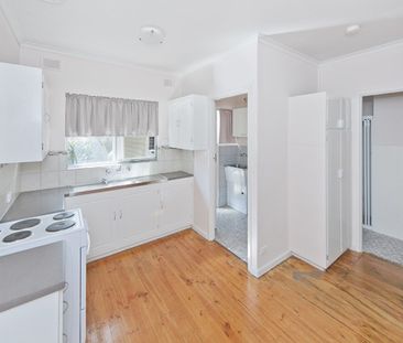 Spacious Unit in Great Location&period; - Photo 3