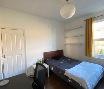 Room in a Shared House, Moselle Avenue, N22 - Photo 2