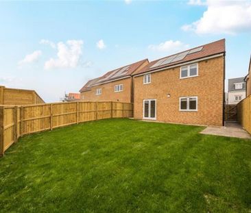 3 bedroom detached house to rent - Photo 4