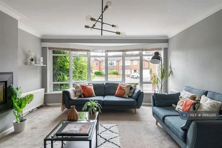 4 bedroom semi-detached house to rent - Photo 4