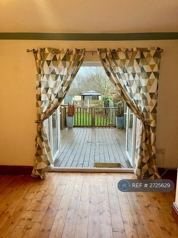 3 bedroom semi-detached house to rent - Photo 5