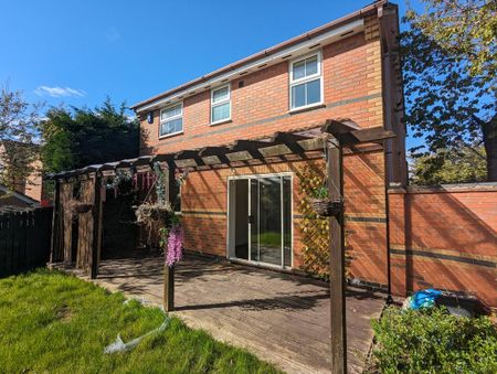 4 bedroom detached house to rent - Photo 3