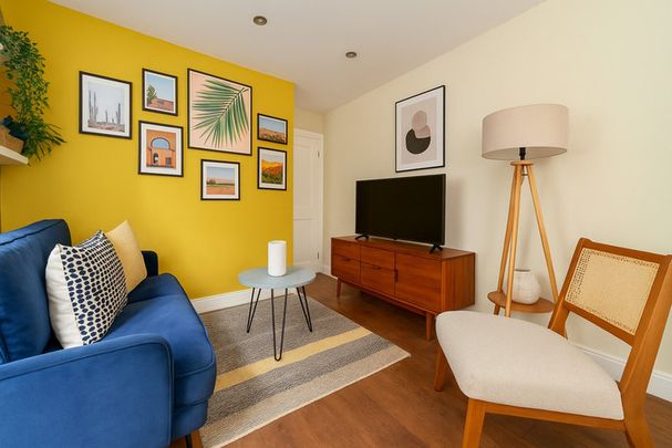 Umfreville Road - Photo 1