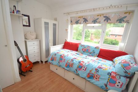 2 bed Mid Terraced House for Rent - Photo 2