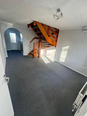 2 bedroom terraced house to rent - Photo 1