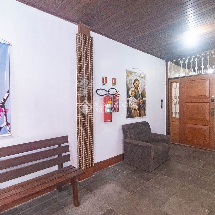 Apartamento com 2 quartos e 72m² para alugar em Floresta, Porto Alegre. - Photo 1