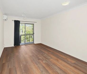 “Renovated unit ready to call home” - Photo 2