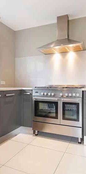 Spacious 3-bedroom home in Unsworth Heights - Photo 1