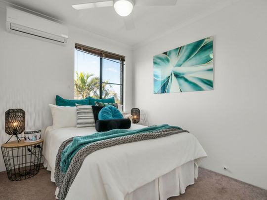 Gloriously Sun Filled Spacious Home - Photo 1