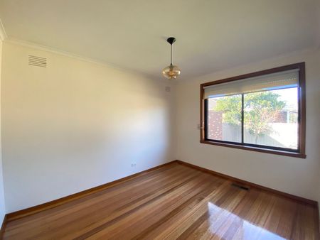 1 Pallant Avenue, Reservoir VIC 3073 - Photo 3
