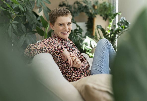 Ihr neues und modernes Zuhause mit sonniger Loggia und Blick ins Grüne - Photo 1