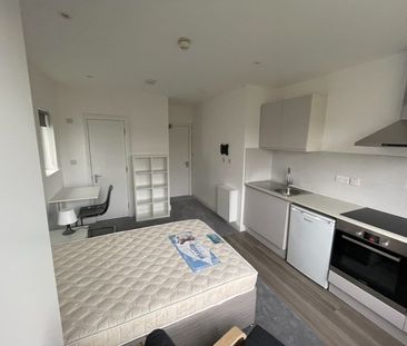 Studio Flat, Wycombe Gardens, NW11 - Photo 4