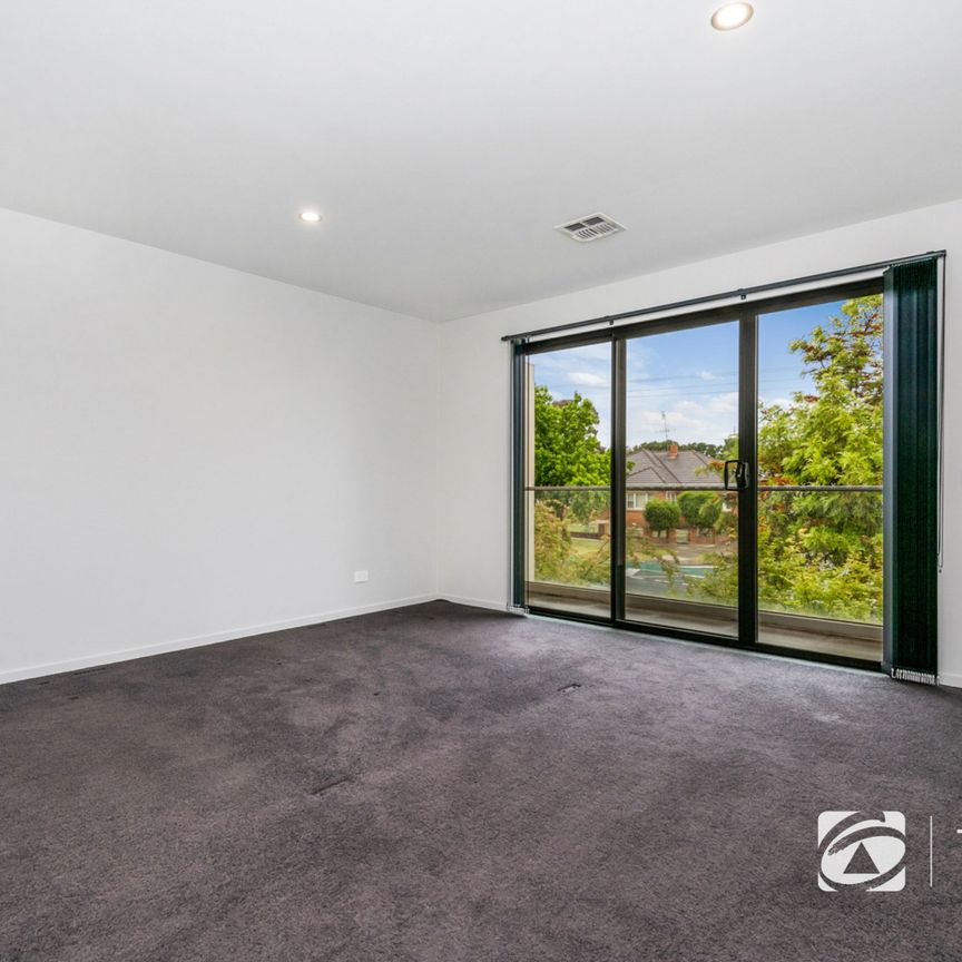 5A Ellis Street, Flora Hill - Photo 1