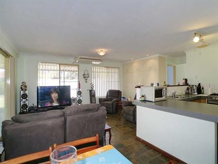 3 Lakewook Cove, Kenwick WA 6107 - House For Rent - $680 | Domain - Photo 2