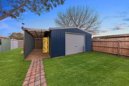 11 Glenwood Court Cranbourne VIC - Photo 4