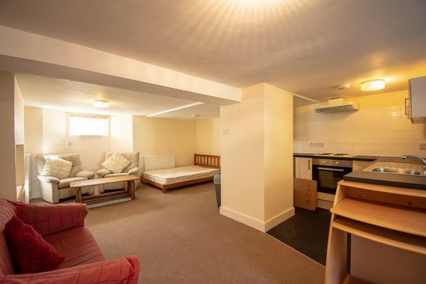 Studio to rent - Photo 1