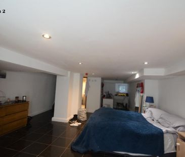8 bedroom terraced house to rent - Photo 1