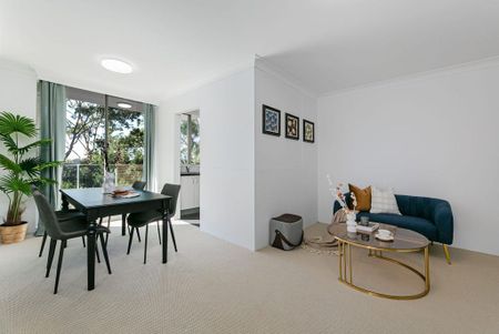 Centrally Positioned, Private And Sun-Kissed, Tastefully Updated One Bedroom Oasis, Only Moments To Amenities - Photo 5