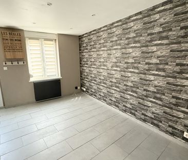 Location Maison 1 pièce 47m² HENIN BEAUMONT 62110 - Photo 1