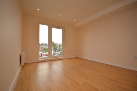 2 bed Apartment for Rent - Photo 2