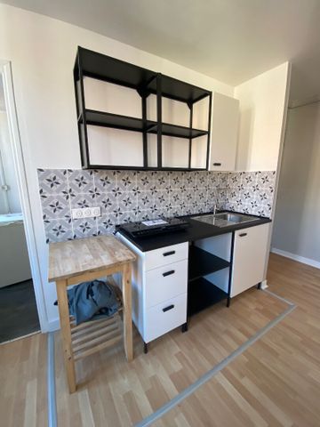 Location Appartement 2 pièces 39m² LILLE 59000 - Photo 3