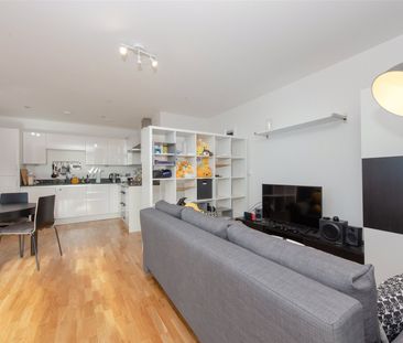 Larkwood Avenue, London, SE10 8GE - Photo 2