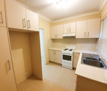 Handy Location! - Photo 5