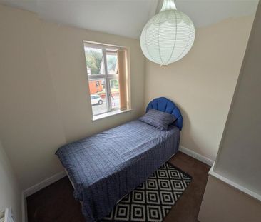 5 bedroom semi-detached house to rent - Photo 6