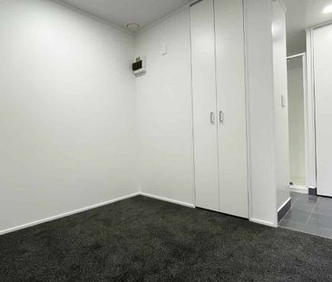 Tidy One-Bedroom Apartment – Freshly Updated! - Photo 4