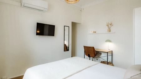 Room in a shared 4-bedroom apartment for rent in La Sagrada Família. - Photo 2