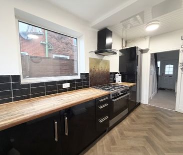 Coronation Road, St Helens, WA10 6BE - Photo 4