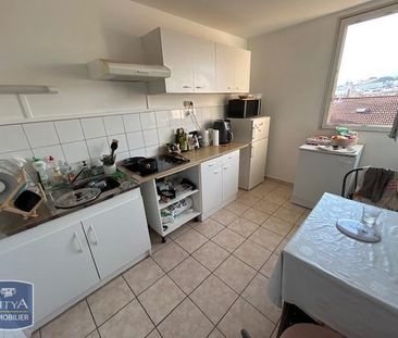 Location Appartement 1 pièce 38m² ST ETIENNE 42000 - Photo 2