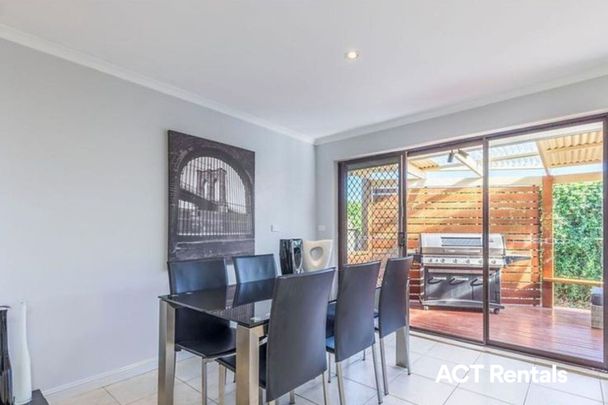 11 Larcombe Street, Fadden ACT 2904 - House For Rent | Domain - Photo 1