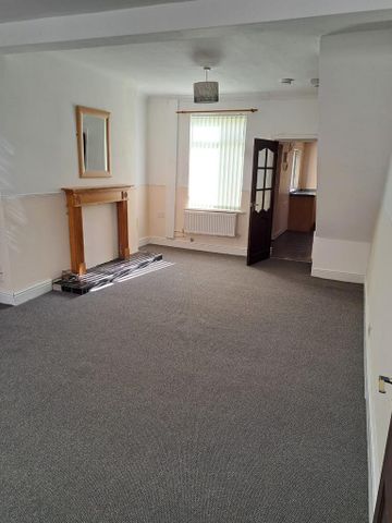 2 bedroom terraced house to rent - Photo 2