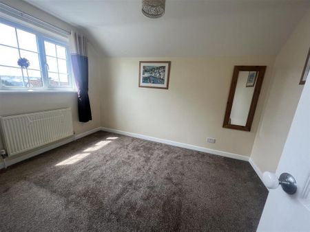 3 bedroom detached house to rent - Photo 2