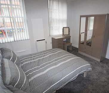 8 bedroom townhouse to rent - Photo 4