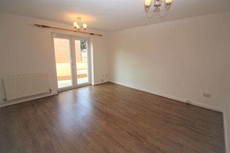 Pollards Green, Chelmsford - Photo 3