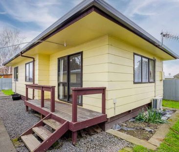 Quiet Two Bedroom Home - Photo 5