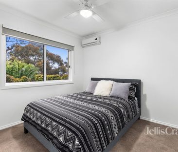 Immaculate indoor/outdoor living - Photo 4